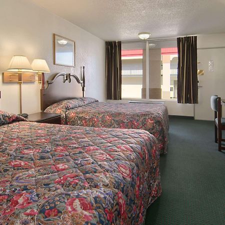 Super 8 By Wyndham Oklahoma Fairgrounds Motel Ngoại thất bức ảnh