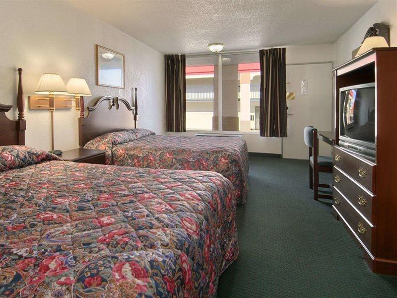 Super 8 By Wyndham Oklahoma Fairgrounds Motel Ngoại thất bức ảnh